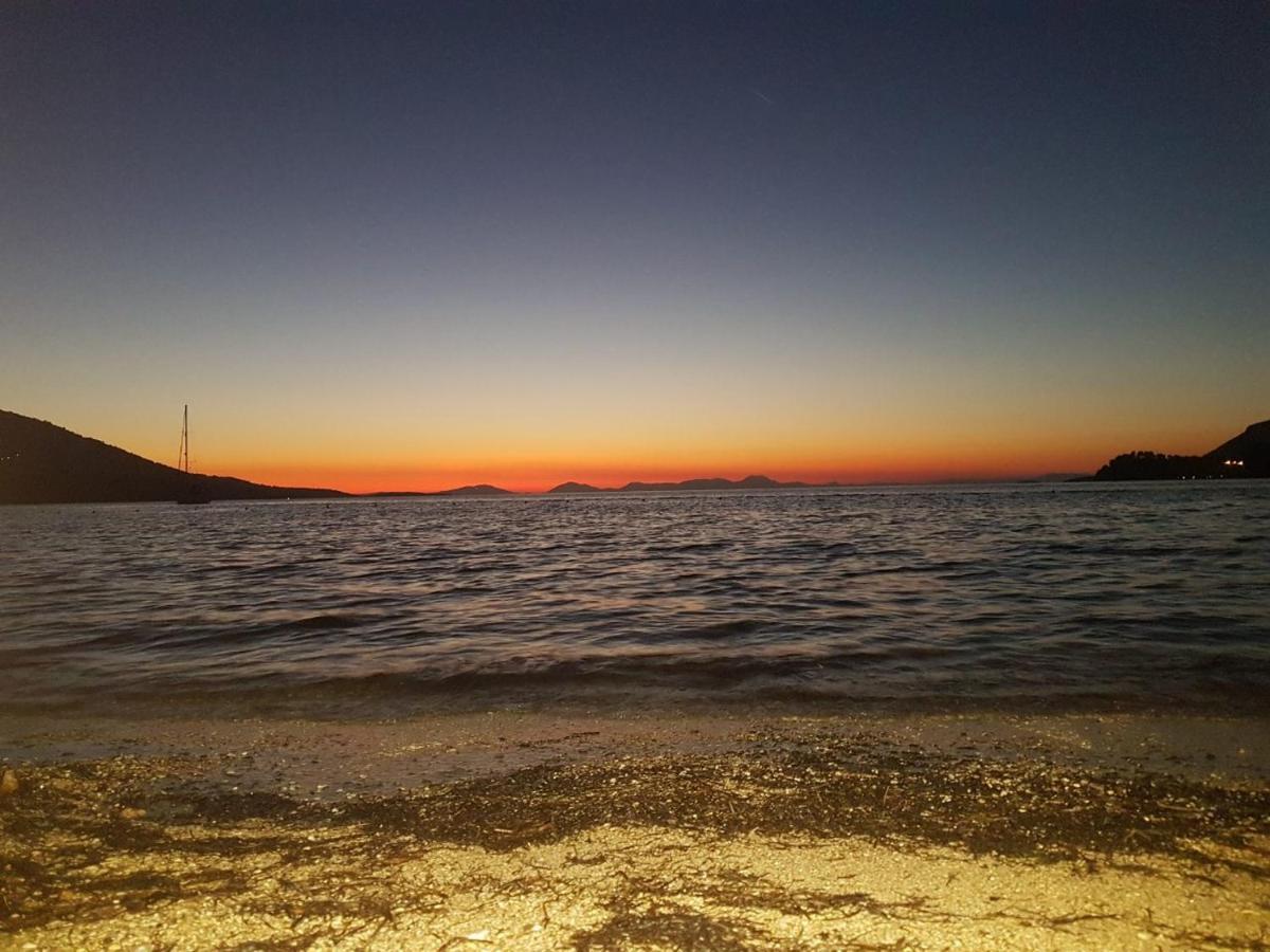 プラタリア Sunsetアパートホテル エクステリア 写真